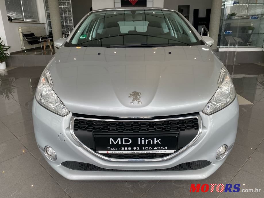 2012' Peugeot 208 photo #2