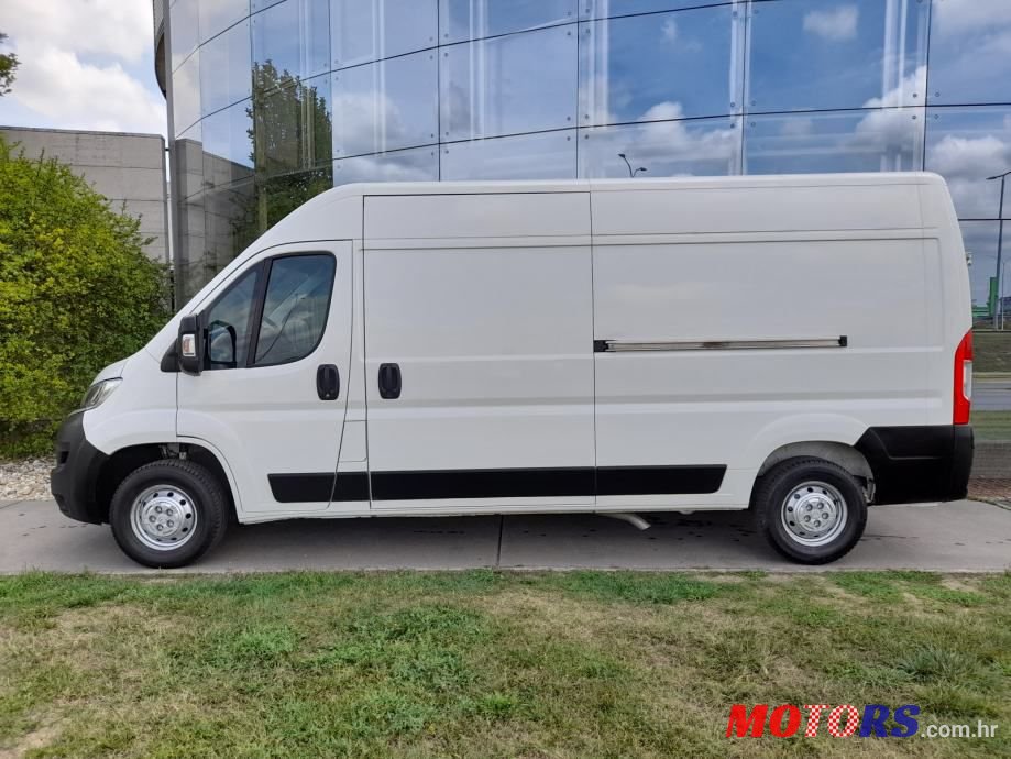 2020' Citroen Jumper Bluehdi photo #2