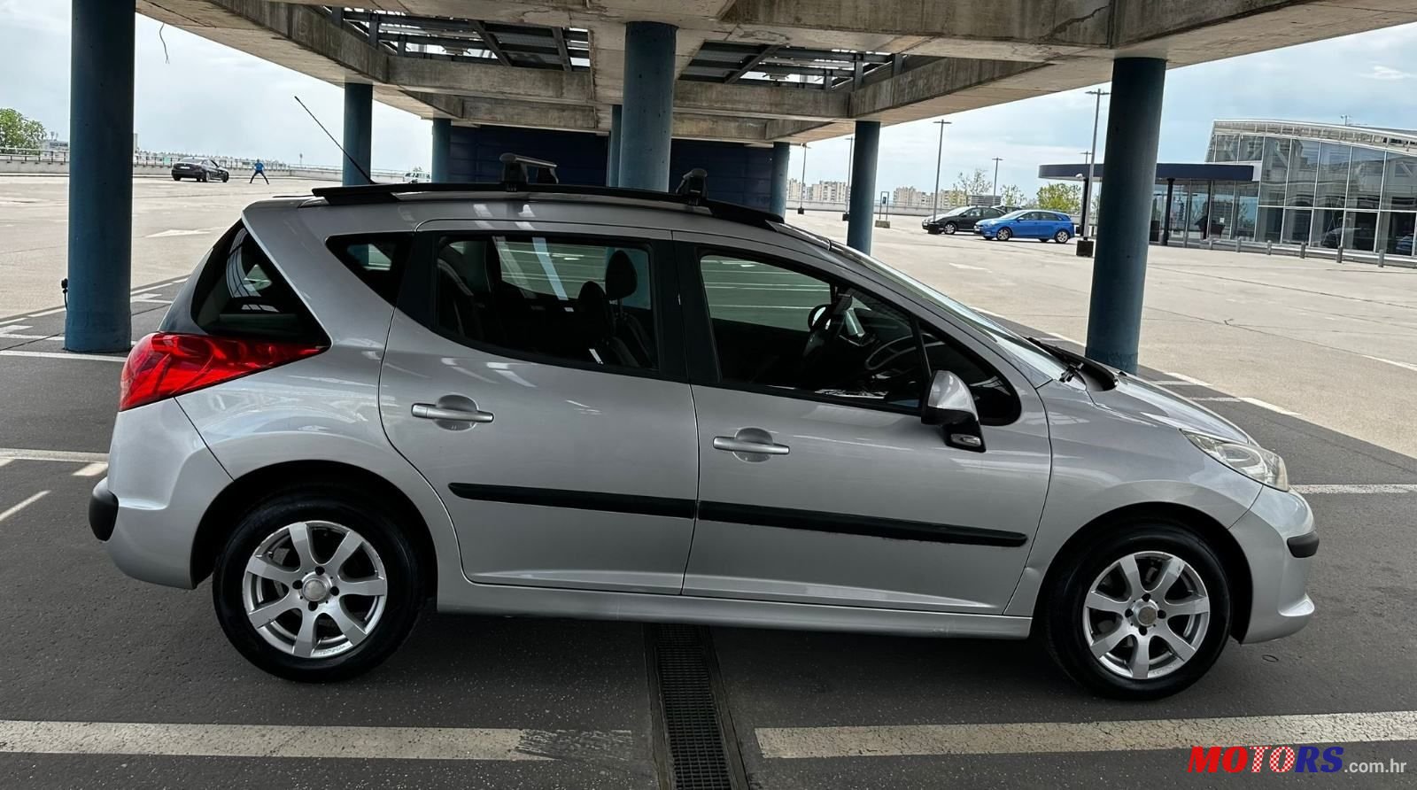 2009' Peugeot 207 Sw photo #5