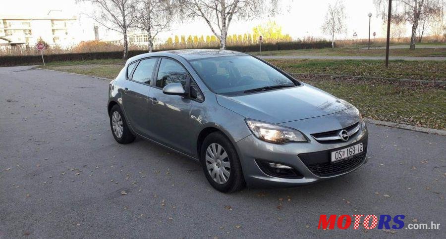 2014' Opel Astra 1.4 Turbo photo #2