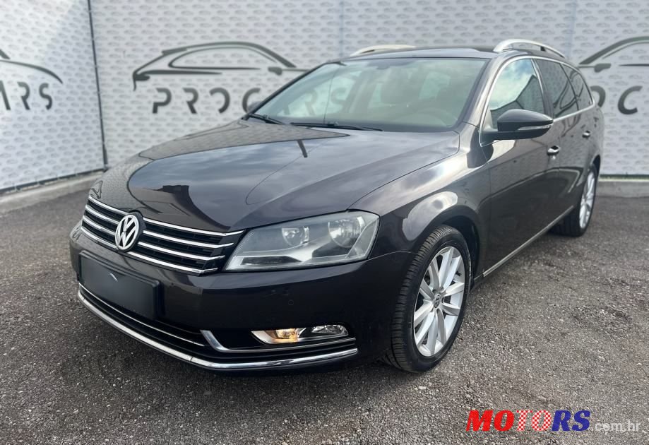2011' Volkswagen Passat Variant photo #4