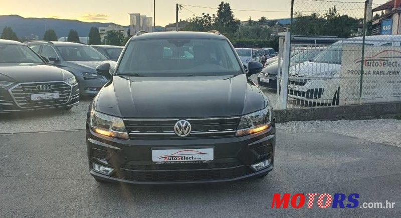 2017' Volkswagen Tiguan photo #3