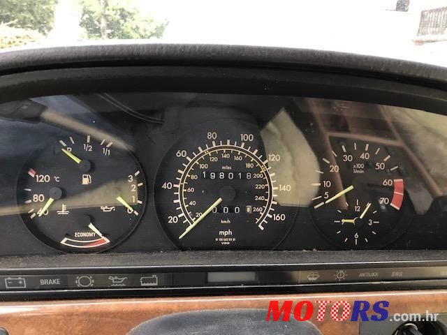 1986' Mercedes-Benz 126 560 photo #6