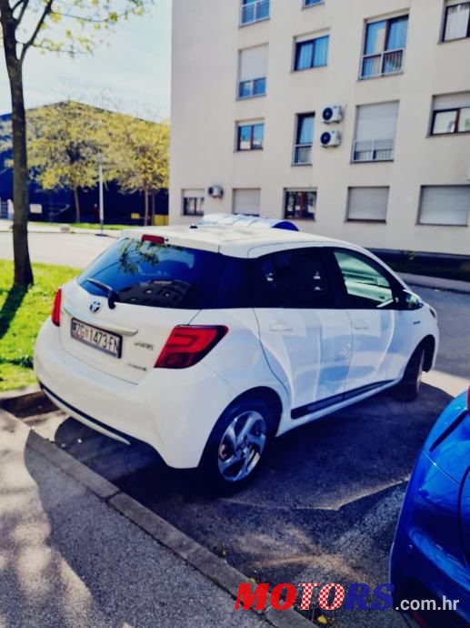 2015' Toyota Yaris photo #2