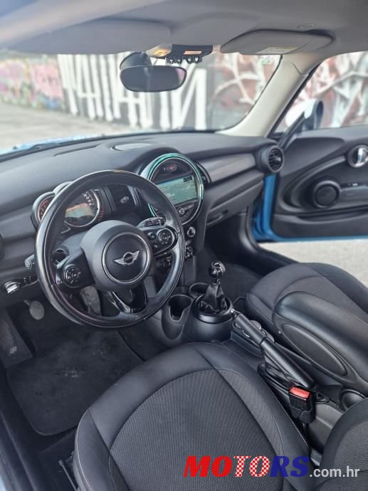 2015' MINI Cooper One D photo #6