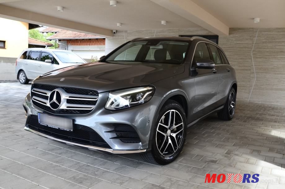 2016' Mercedes-Benz GLC 220 D photo #3