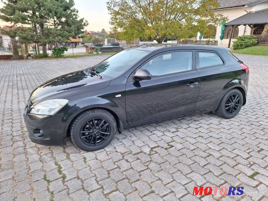 2009' Kia Ceed 1,6 Crdi Ex photo #3