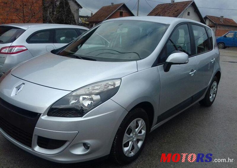 2010' Renault Scenic 1,5 Dci photo #2