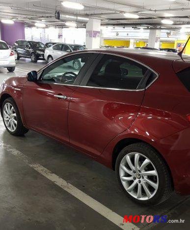 2011' Alfa Romeo Giulietta 2,0 photo #2