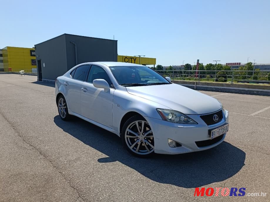 2008' Lexus IS 220D photo #3