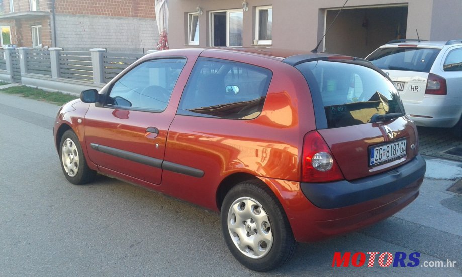 2004' Renault Clio photo #2