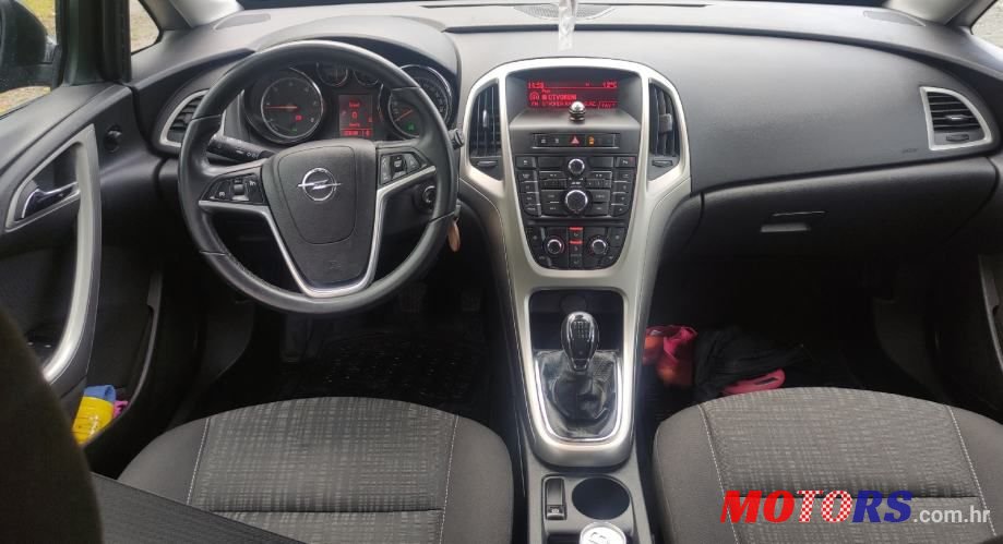 2010' Opel Astra 1,7 Cdti photo #4