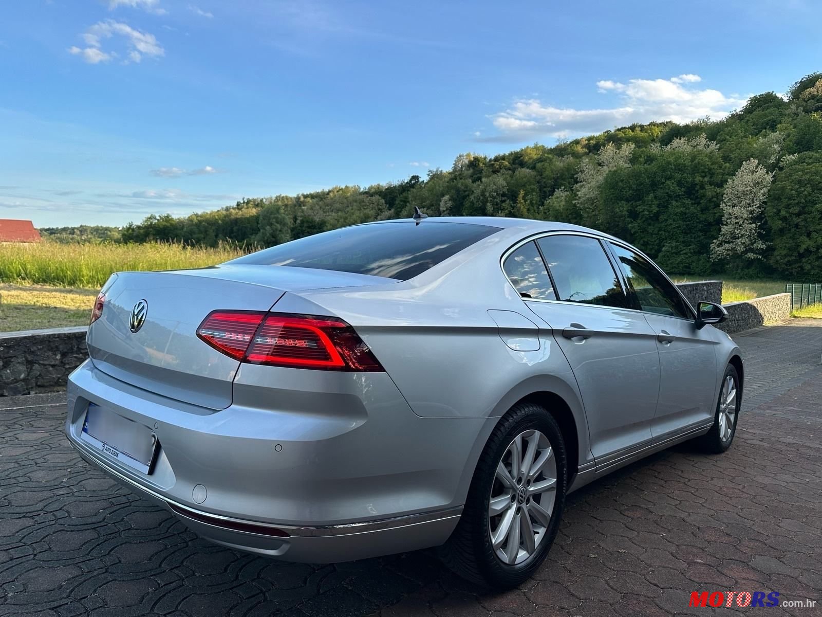 2018' Volkswagen Passat photo #6