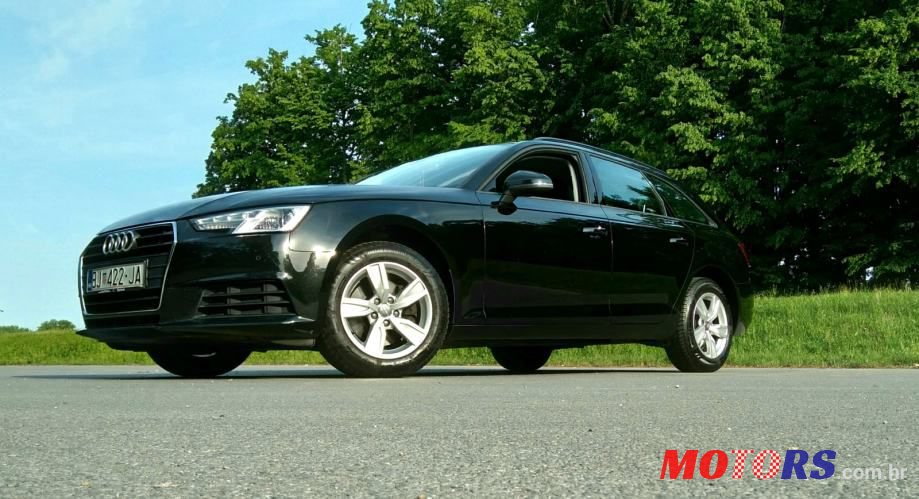 2016' Audi A4 Avant photo #2