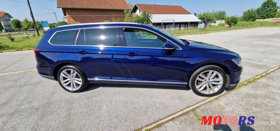 2017' Volkswagen Passat photo #3