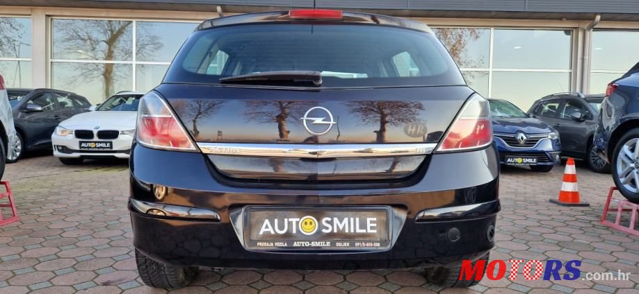 2008' Opel Astra photo #3