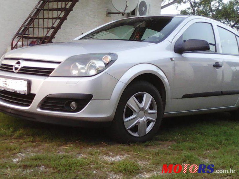 2005' Opel Astra 1,4 16V photo #1