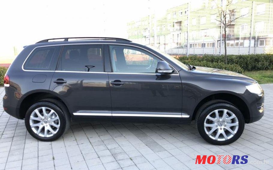 2007' Volkswagen Touareg photo #1