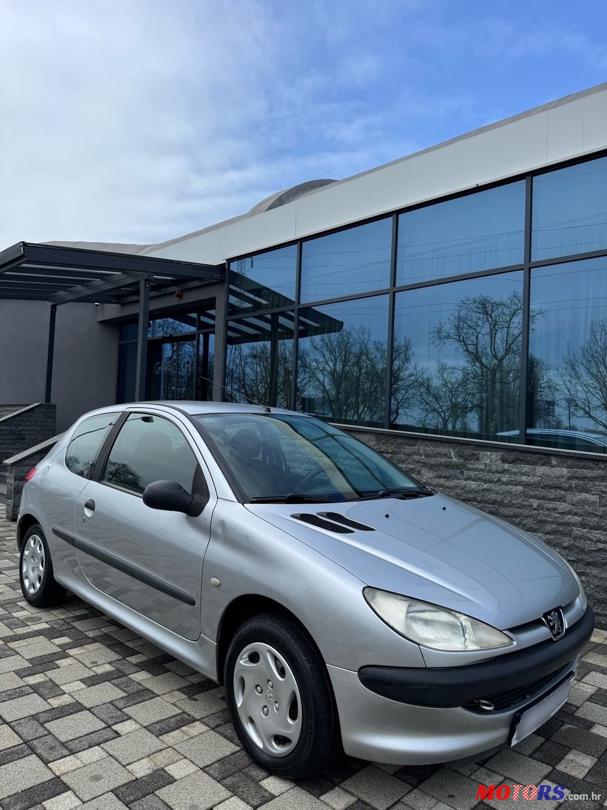 2002' Peugeot 206 206 1,4 photo #2