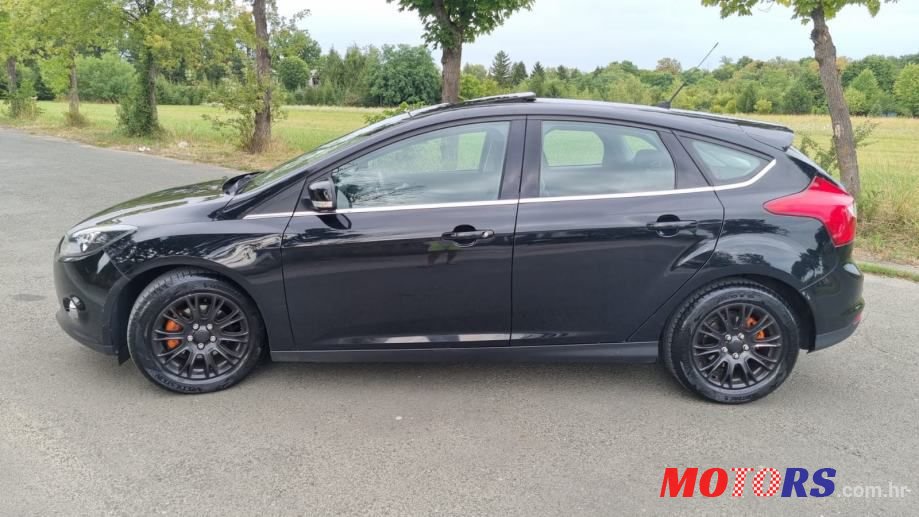 2011' Ford Focus photo #5