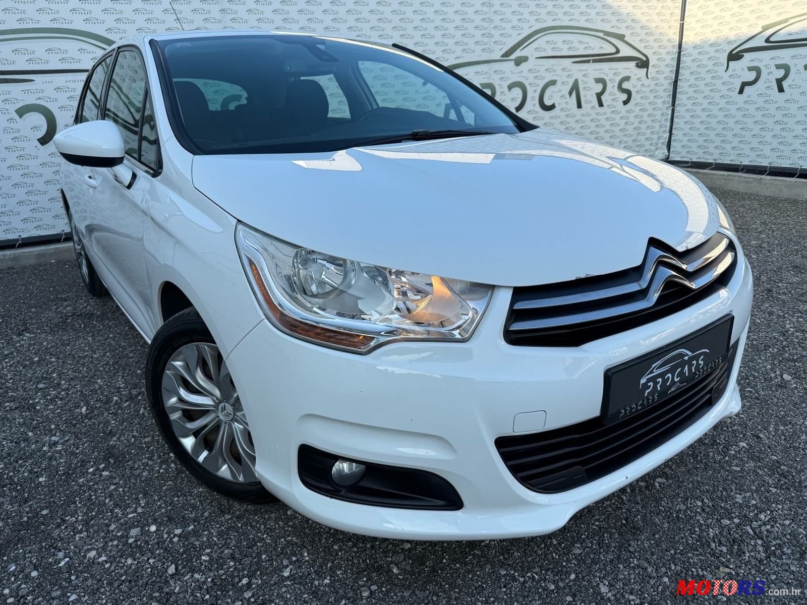 2012' Citroen C4 1,6 Hdi photo #1