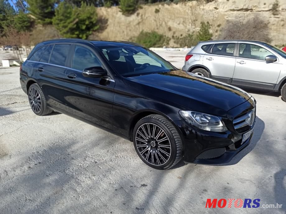 2016' Mercedes-Benz C-Klasa T-Model photo #3