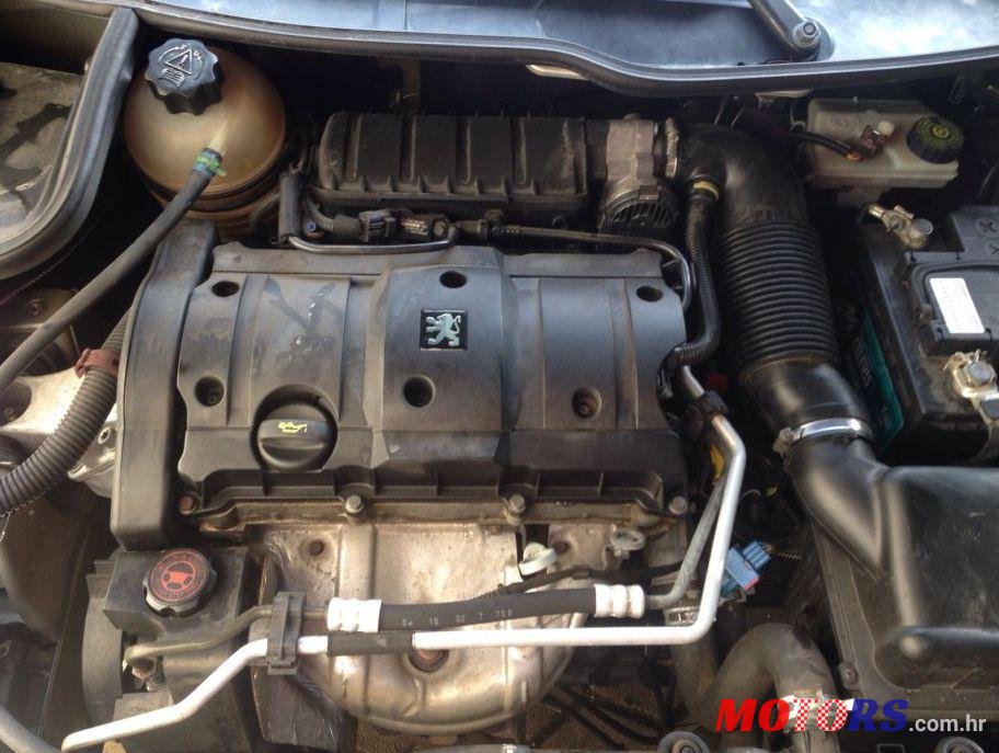 2002' Peugeot 206 206 CC 1,6 16V photo #2