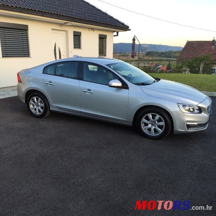 2013' Volvo V40 D2 photo #5