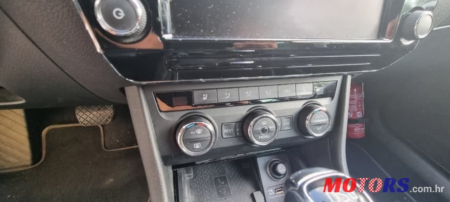 2017' Skoda Superb photo #5