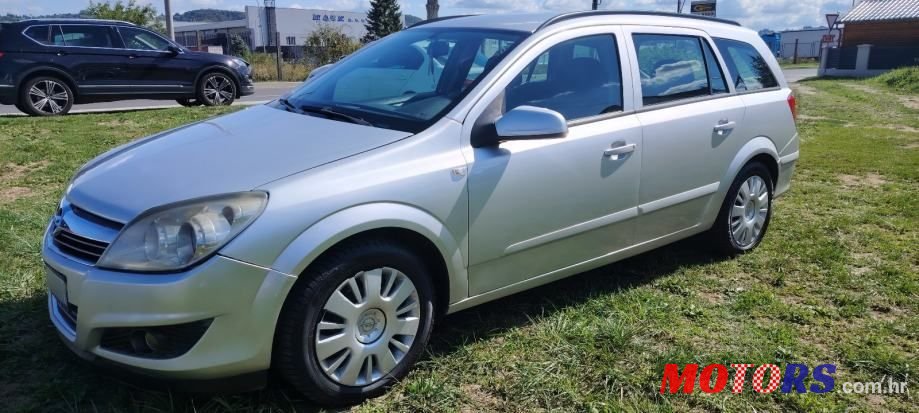 2008' Opel Astra 1,7 Cdti photo #3