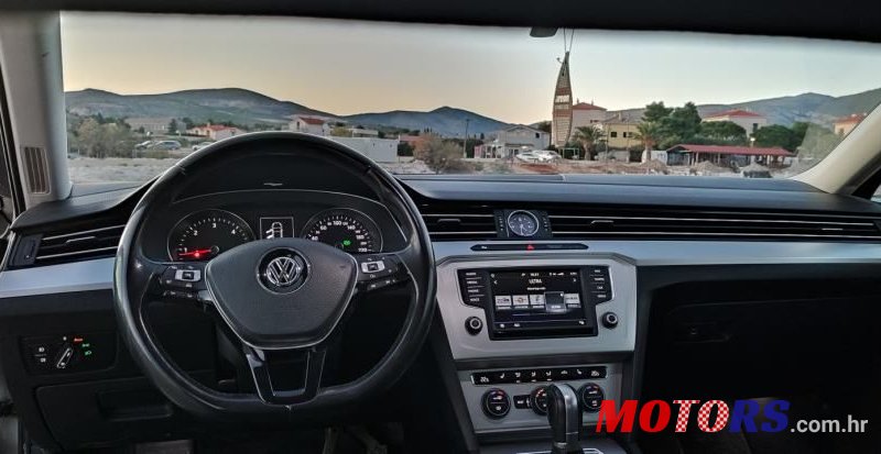 2017' Volkswagen Passat 2,0 Tdi Bmt Dsg photo #4