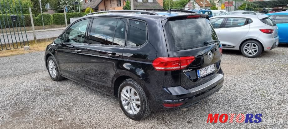 2015' Volkswagen Touran photo #6