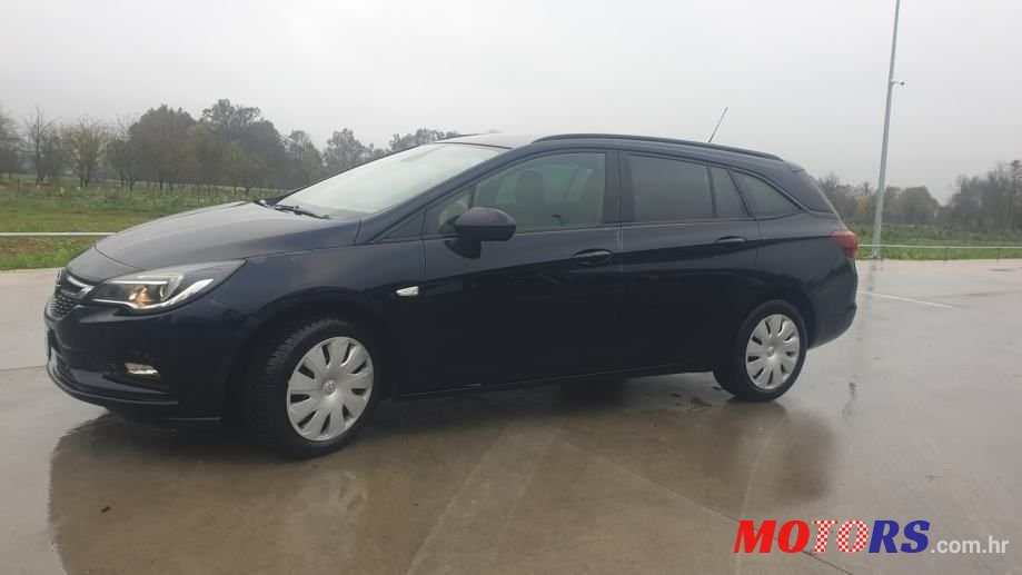 2018' Opel Astra photo #1