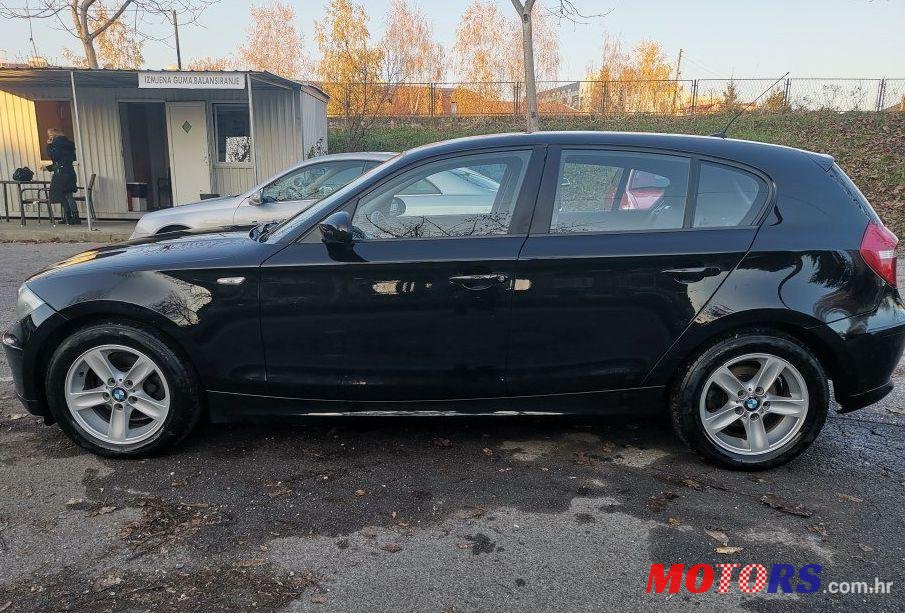 2009' BMW Serija 1 118D photo #1