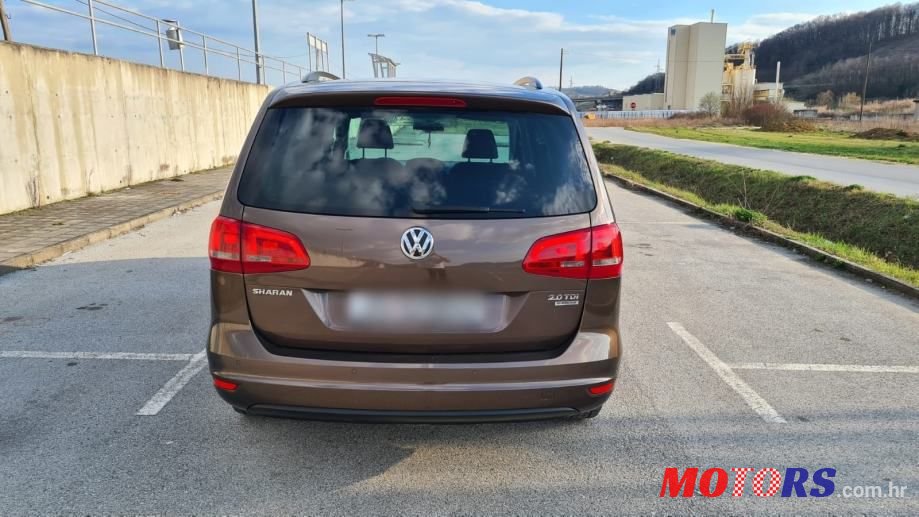 2012' Volkswagen Sharan photo #5
