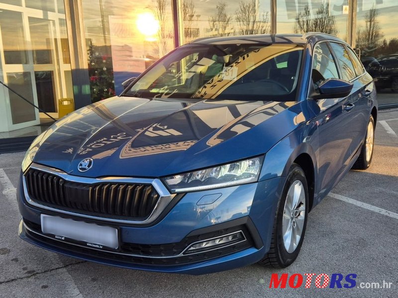 2020' Skoda Octavia Combi photo #2