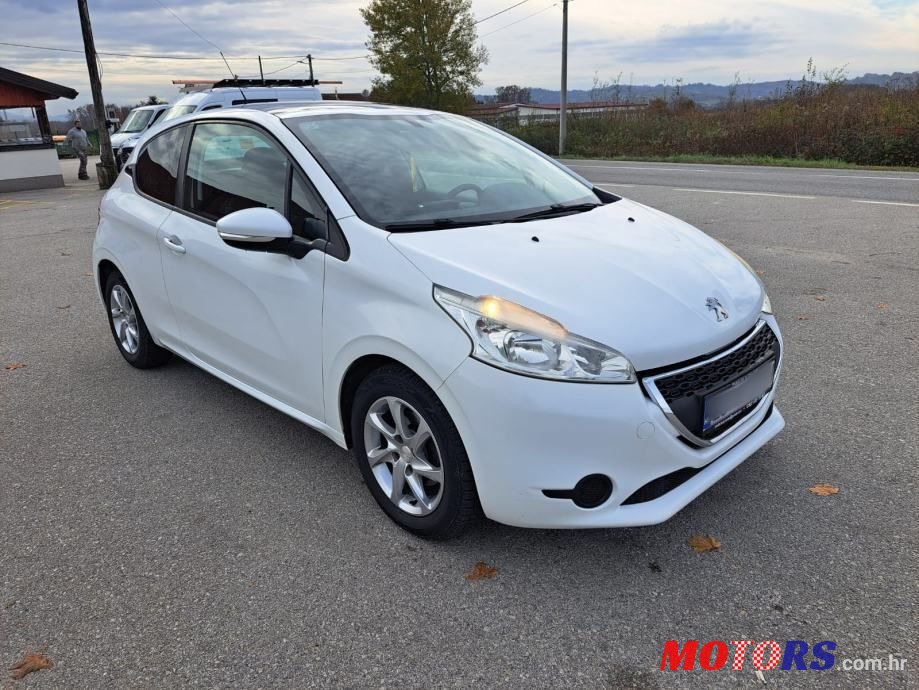 2013' Peugeot 208 1,0 Vti photo #1