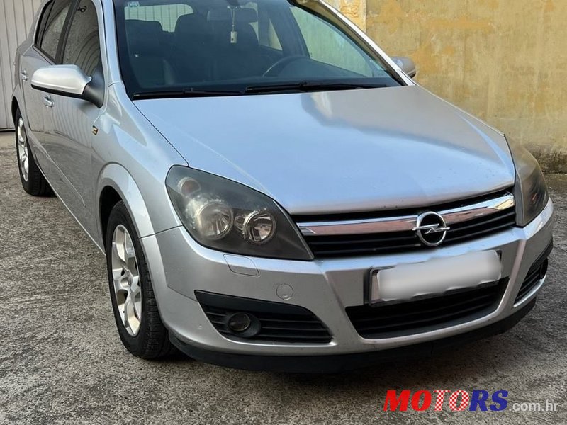 2006' Opel Astra 1,7 Cdti photo #1