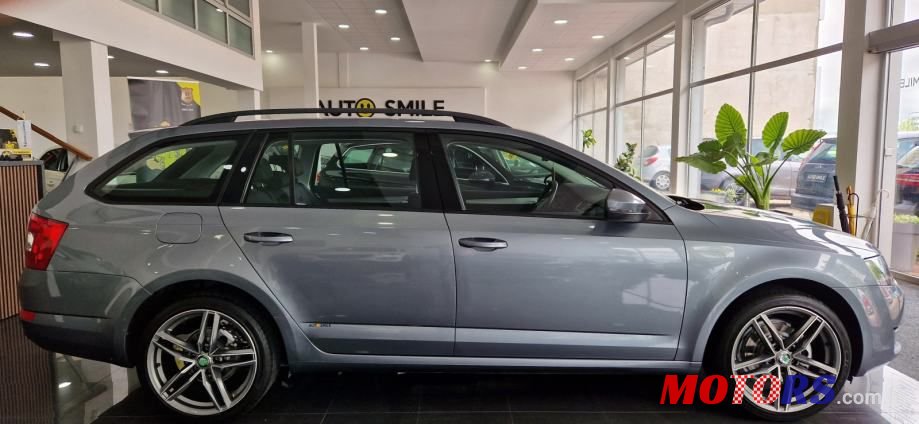 2013' Skoda Octavia Combi photo #2
