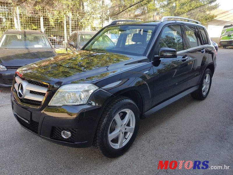 2010' Mercedes-Benz GLK 220 Cdi 4Matic photo #2