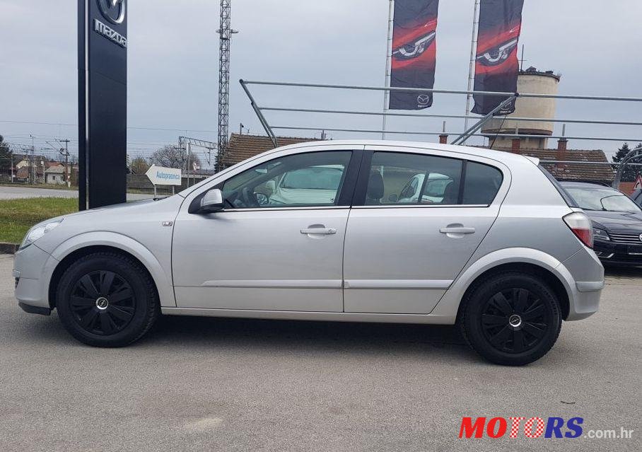 2005' Opel Astra 1,7 Cdti photo #1