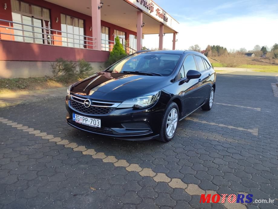 2018' Opel Astra Karavan photo #3