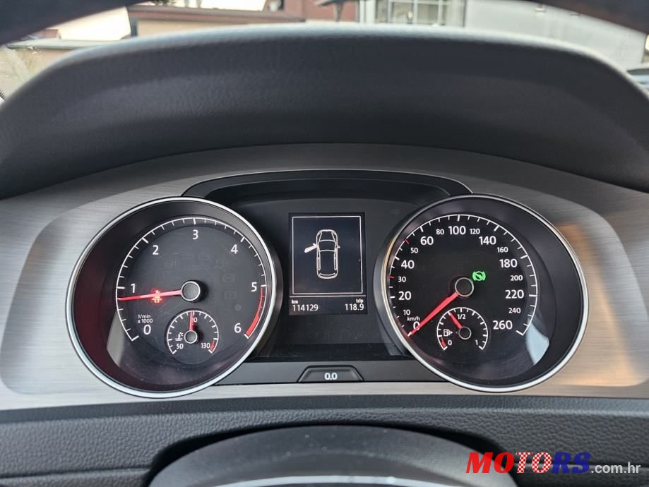 2015' Volkswagen Golf 7 R-Line photo #4