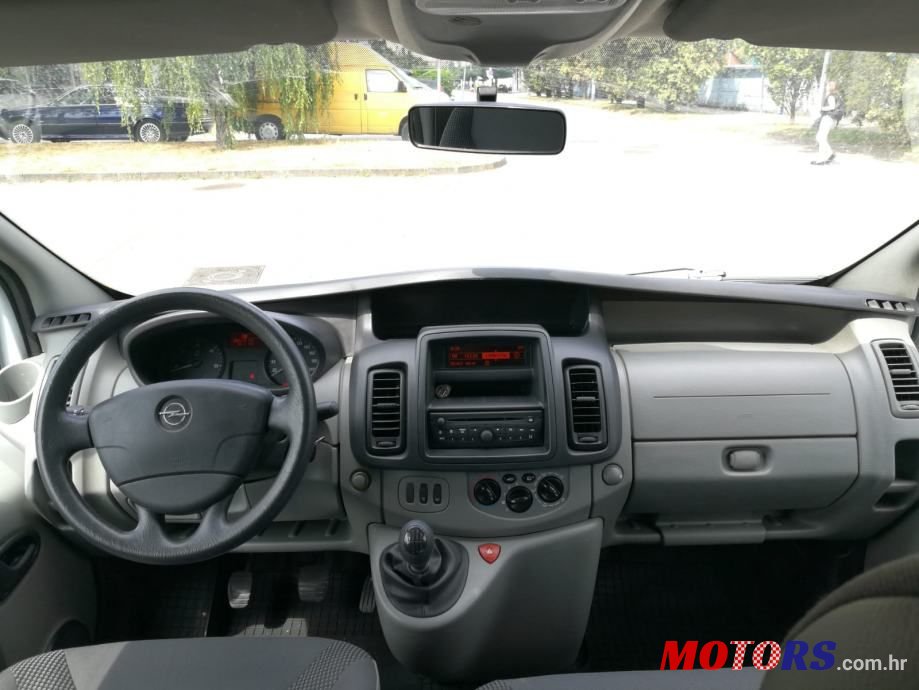 2014' Opel Vivaro photo #5