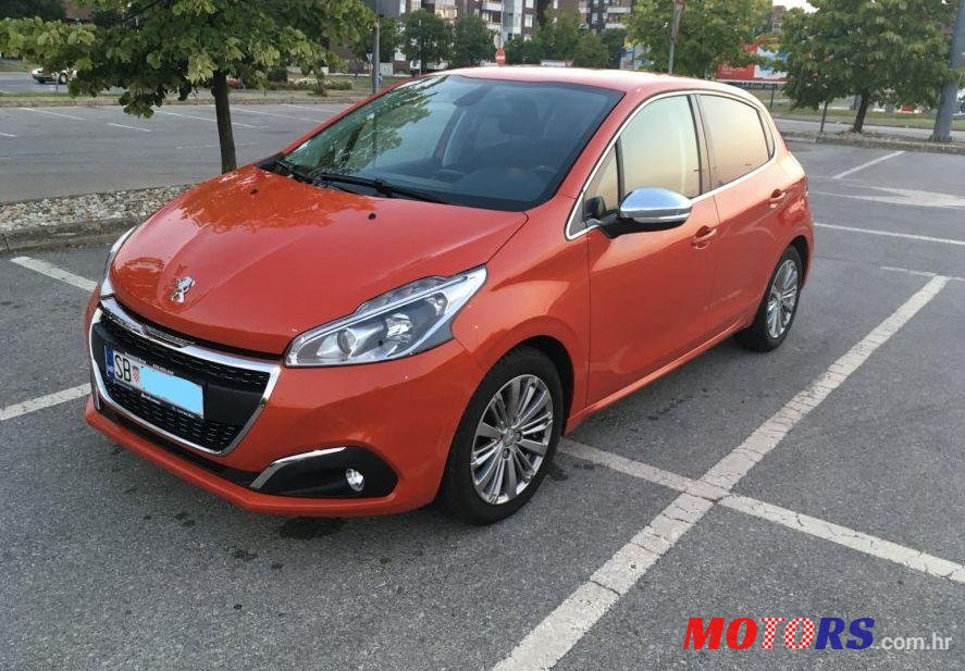 2015' Peugeot 208 1,2 Vti photo #1