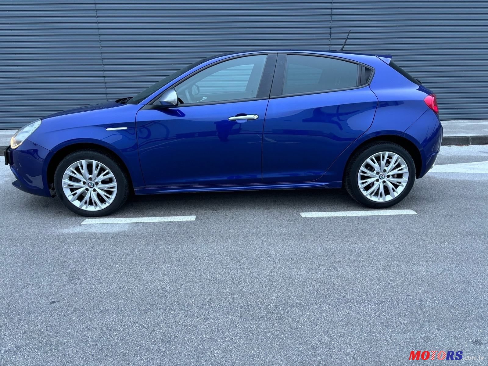 2017' Alfa Romeo Giulietta photo #1