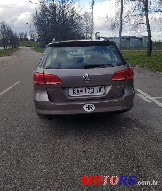2011' Volkswagen Passat Variant photo #2