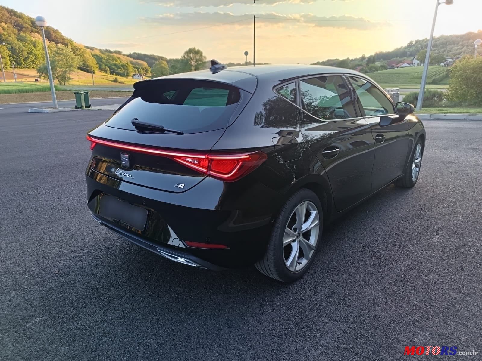 2020' SEAT Leon 2,0 Tdi photo #2