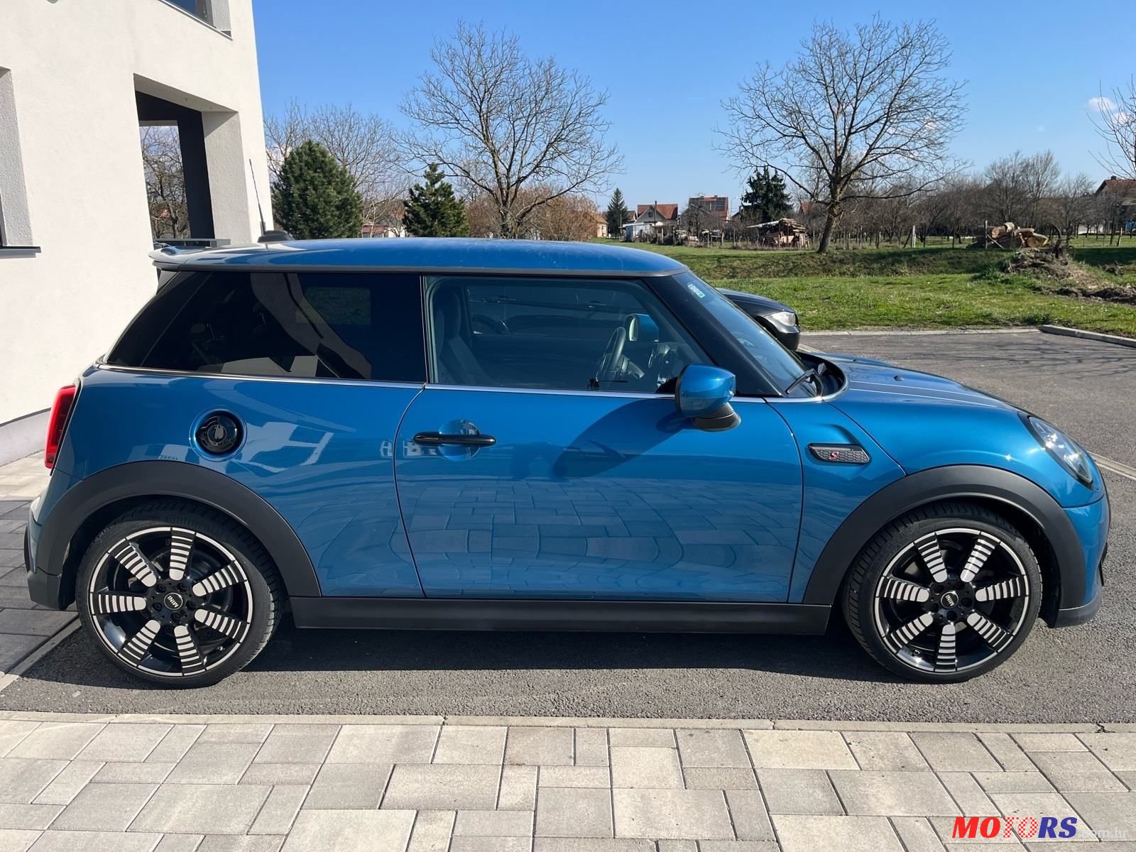 2022' MINI Cooper S photo #5