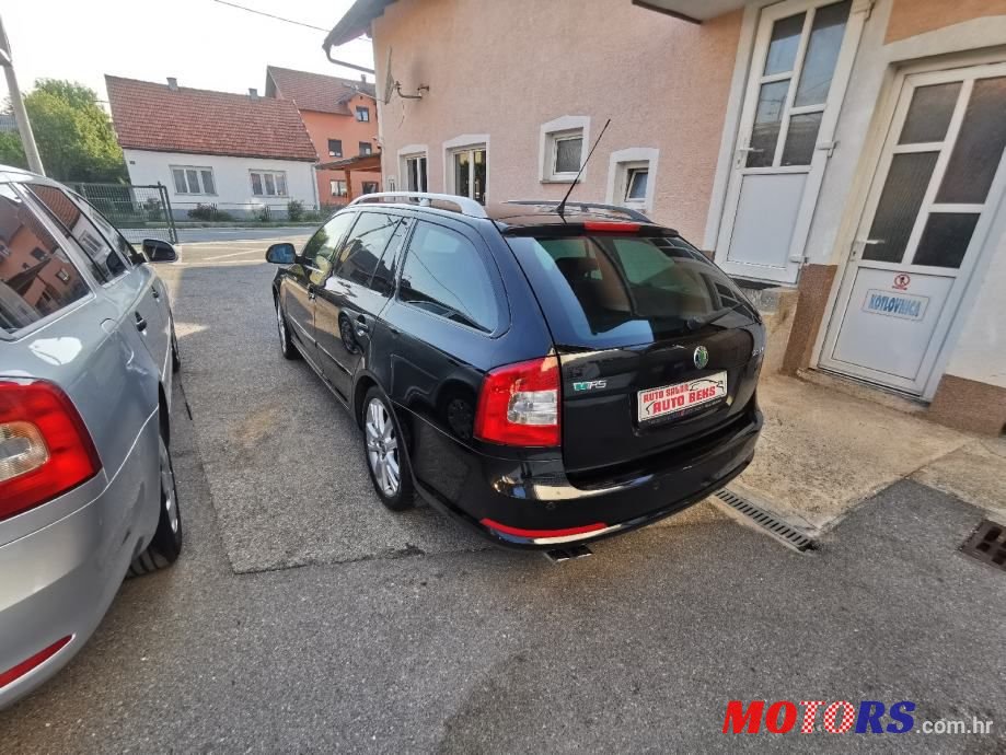 2010' Skoda Octavia Combi photo #4